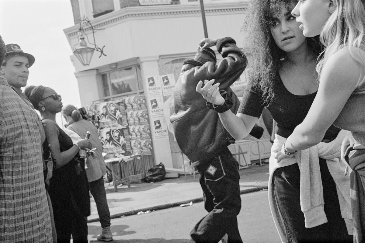 Stunning Photos of the 1992 Notting Hill Carnival that show the Celebration of Caribbean Culture