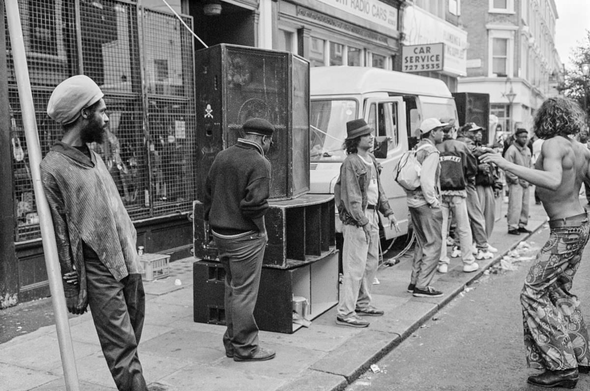 Stunning Photos of the 1992 Notting Hill Carnival that show the Celebration of Caribbean Culture