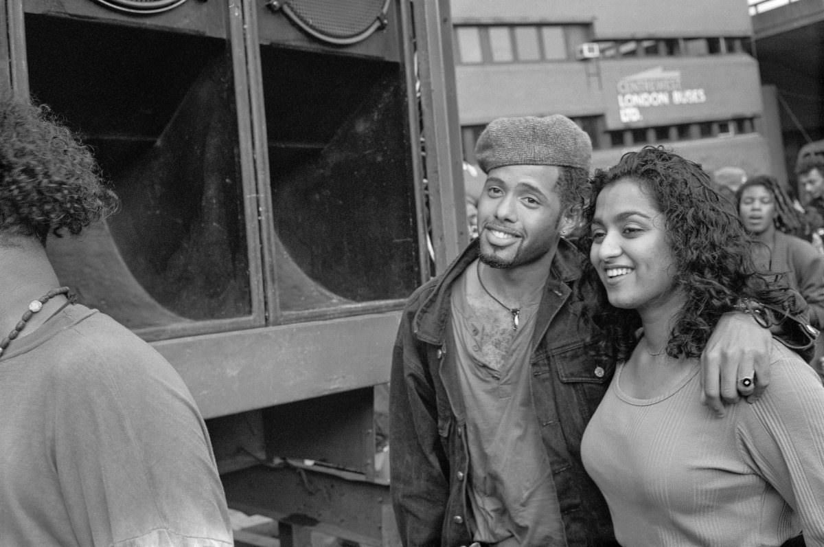 Stunning Photos of the 1992 Notting Hill Carnival that show the Celebration of Caribbean Culture