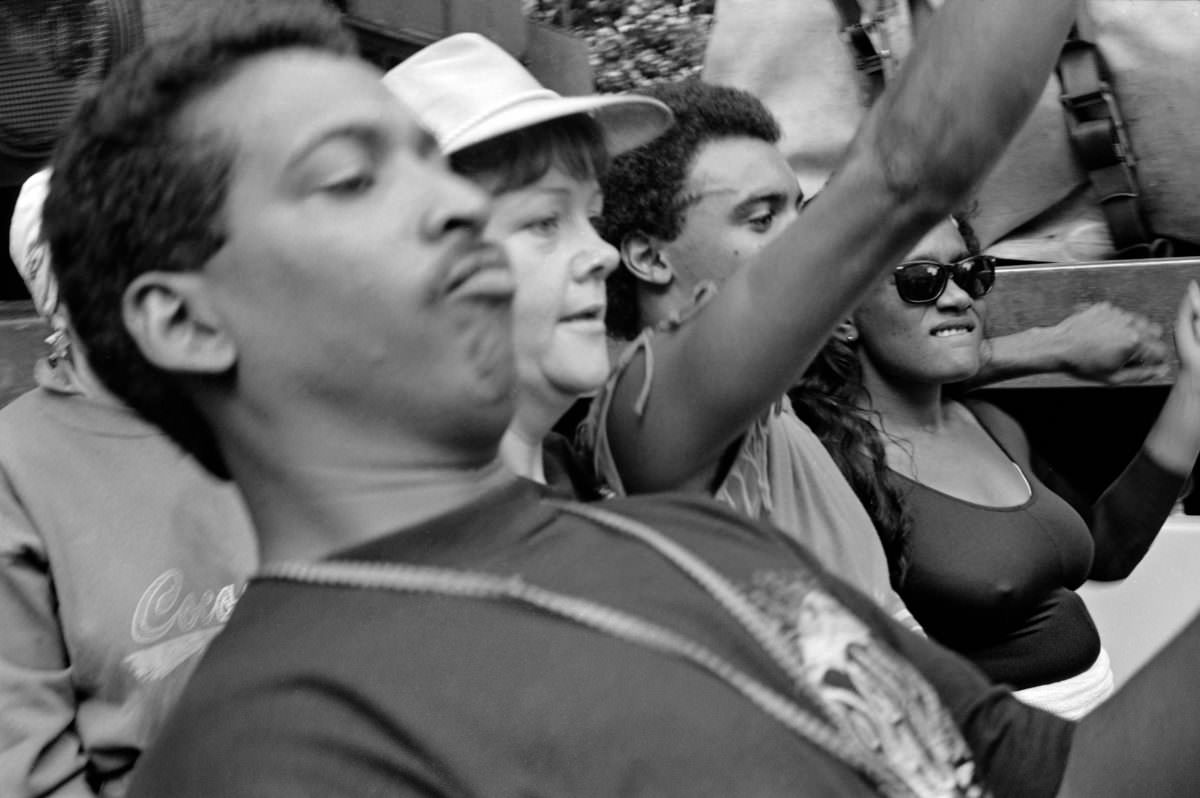 Stunning Photos of the 1992 Notting Hill Carnival that show the Celebration of Caribbean Culture