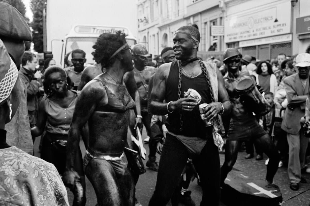 Stunning Photos of the 1992 Notting Hill Carnival that show the Celebration of Caribbean Culture