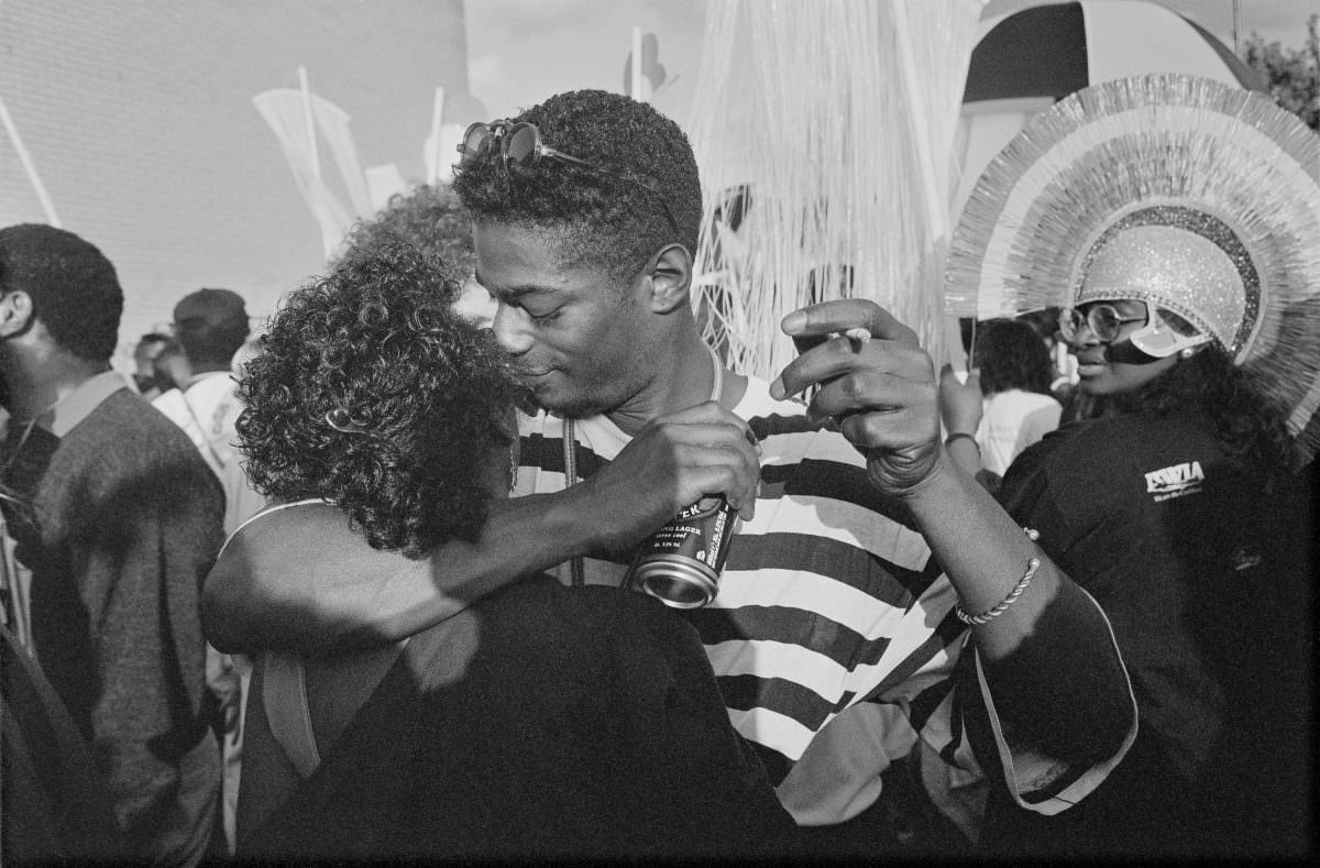 Stunning Photos of the 1992 Notting Hill Carnival that show the Celebration of Caribbean Culture