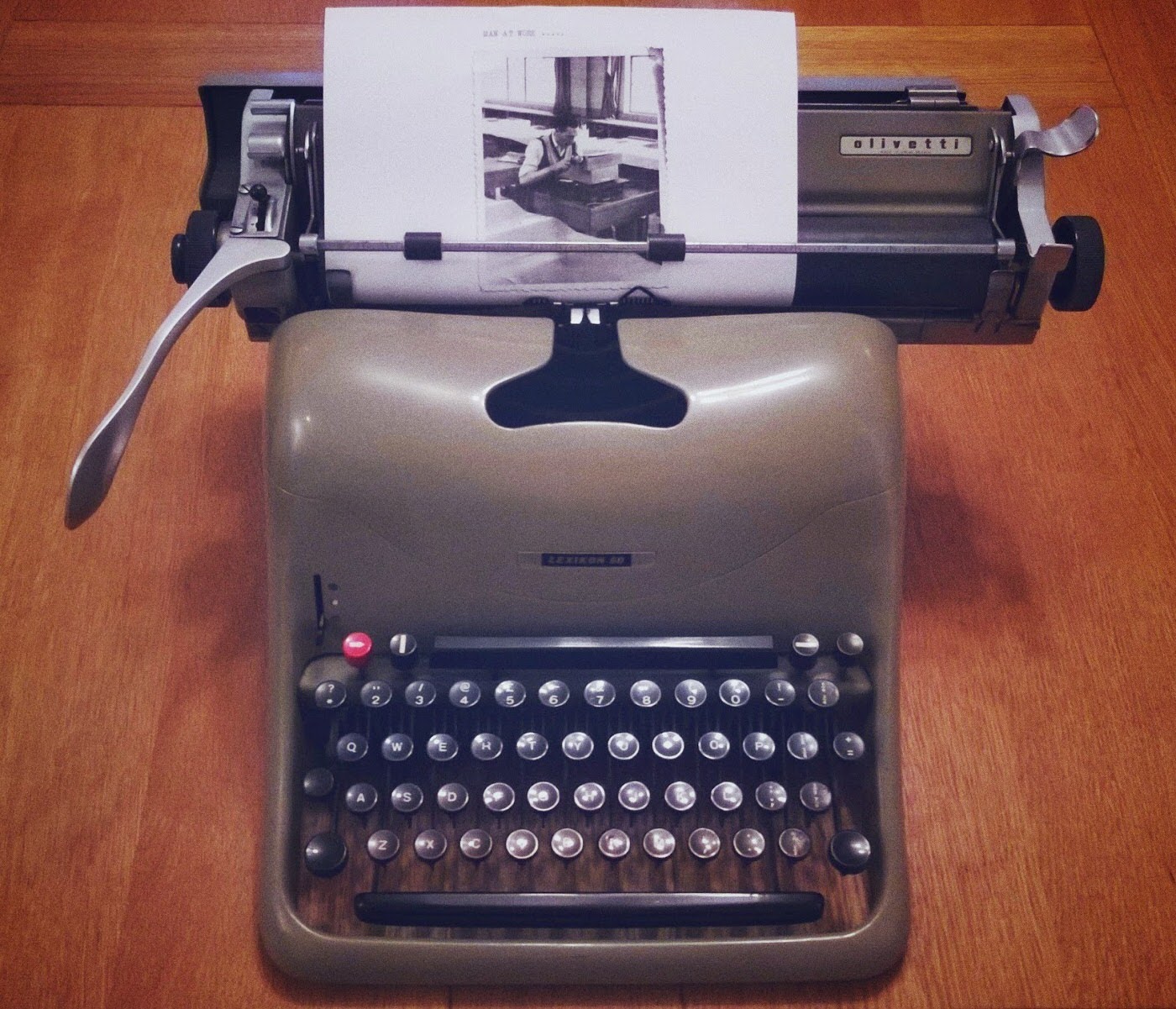 Vintage Photos Show Inside the British Olivetti Factory in Glasgow 1957