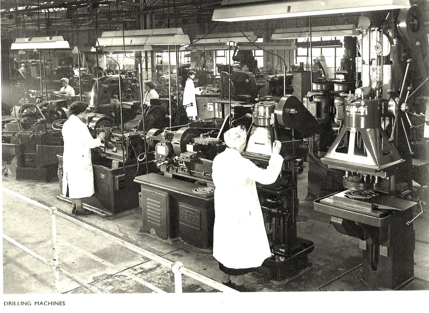 Vintage Photos Show Inside the British Olivetti Factory in Glasgow 1957