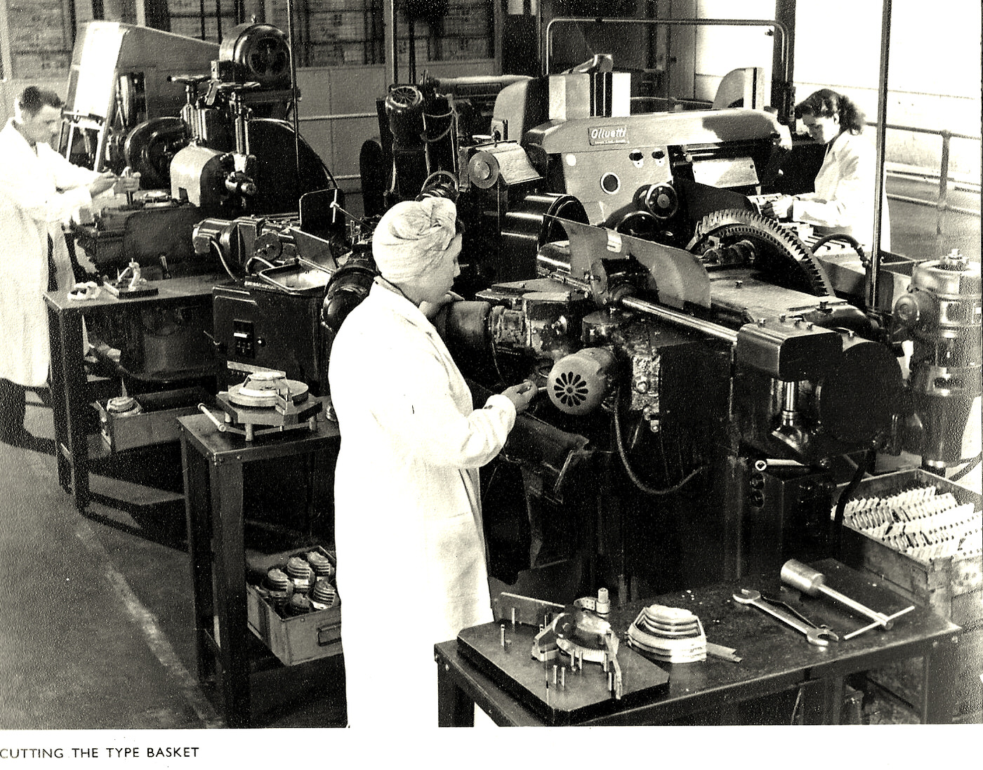 Vintage Photos Show Inside the British Olivetti Factory in Glasgow 1957