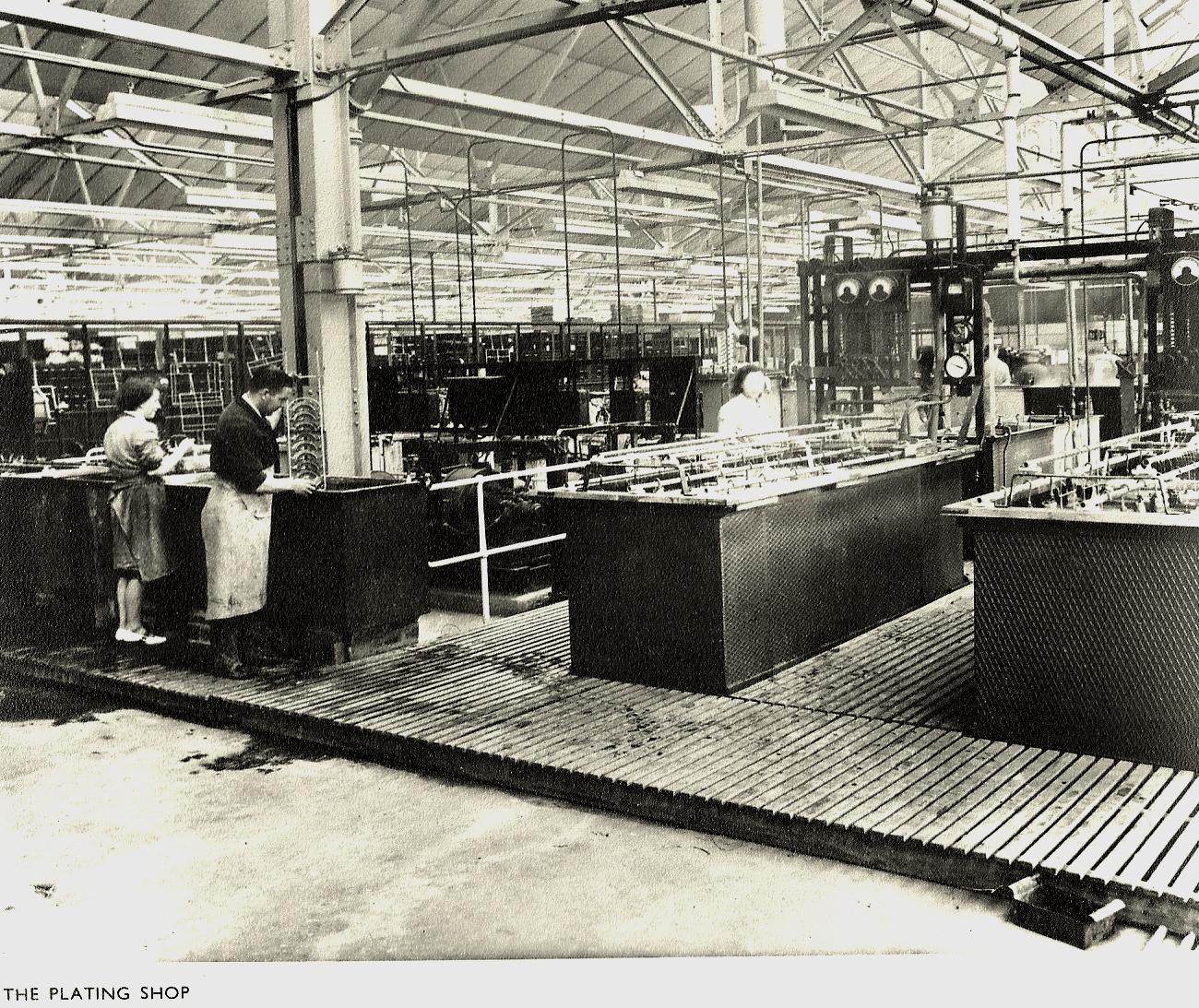 Vintage Photos Show Inside the British Olivetti Factory in Glasgow 1957