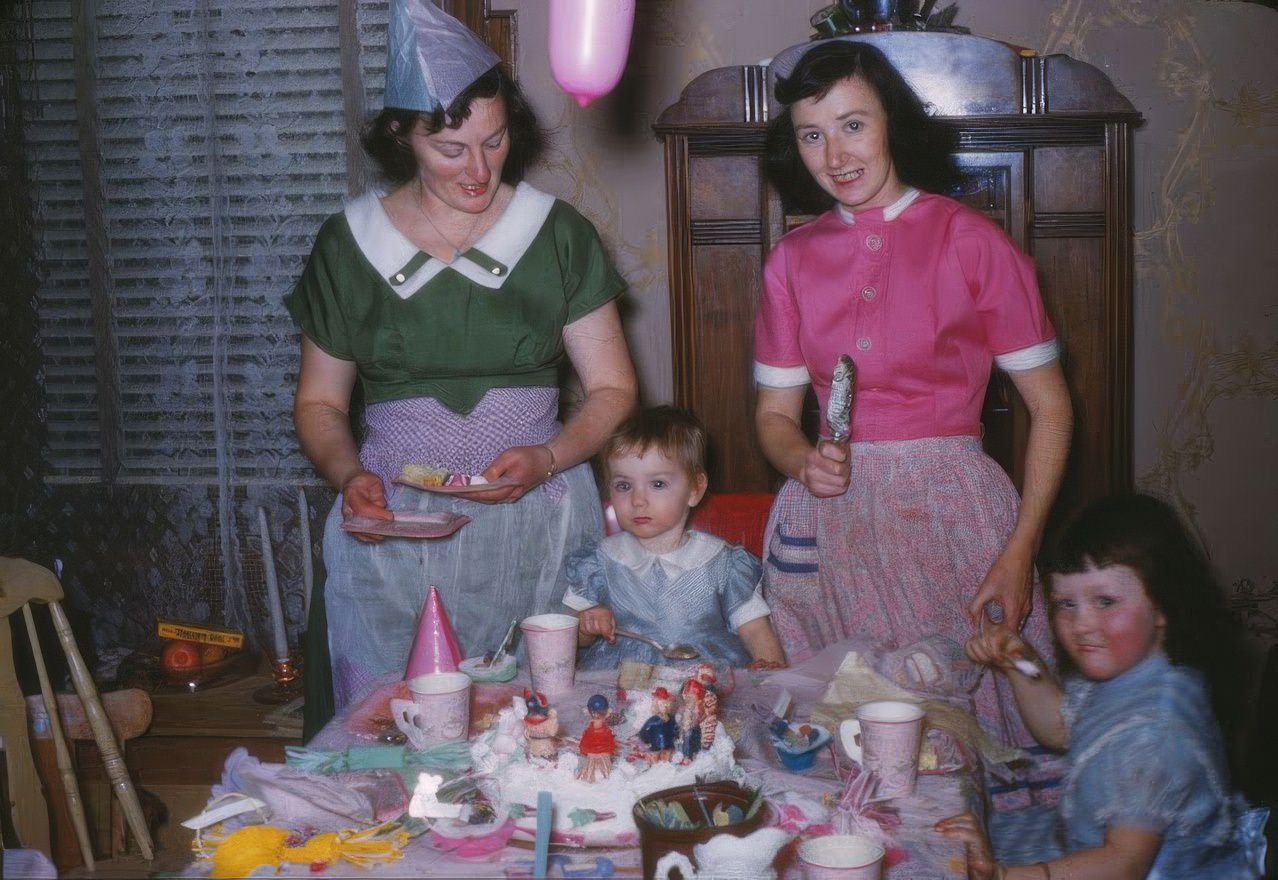 Adorable Vintage Photos of Children at their Birthday Parties in the 1950s