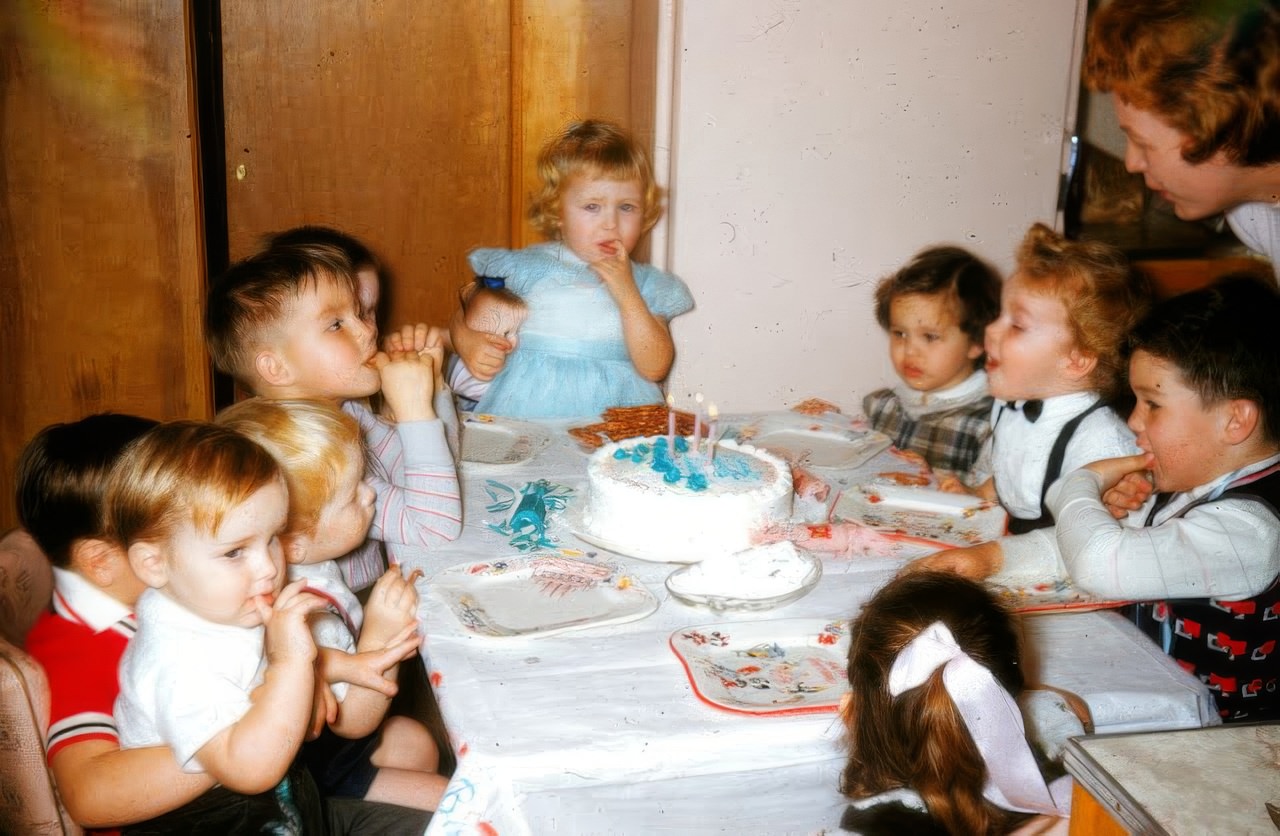 Adorable Vintage Photos of Children at their Birthday Parties in the 1950s