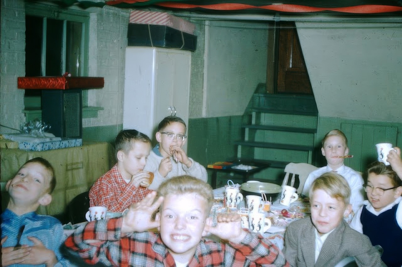 Adorable Vintage Photos of Children at their Birthday Parties in the 1950s