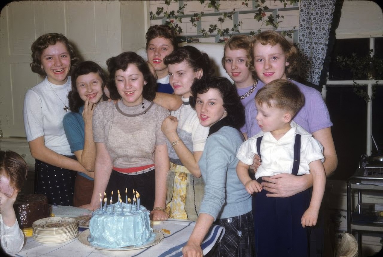 Adorable Vintage Photos of Children at their Birthday Parties in the 1950s