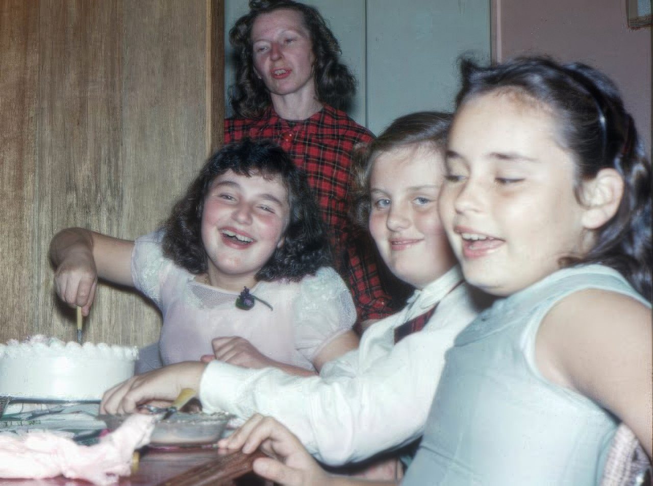 Adorable Vintage Photos of Children at their Birthday Parties in the 1950s