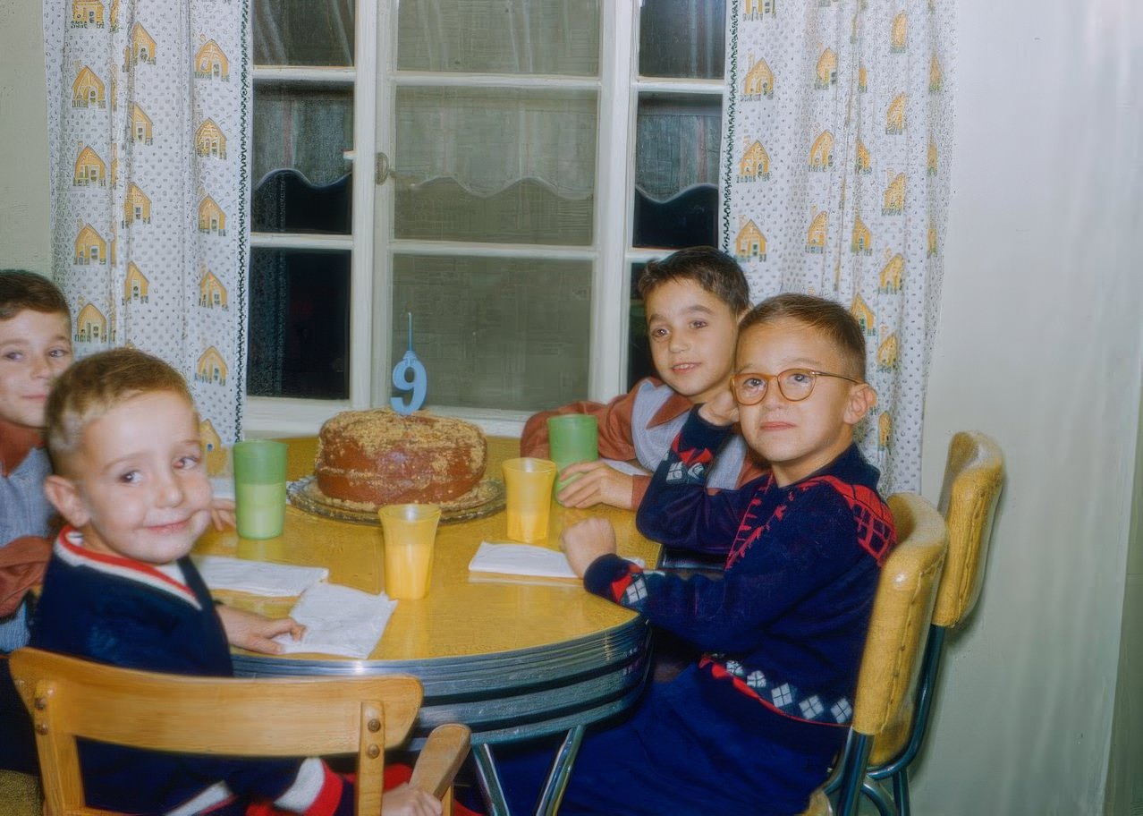 Adorable Vintage Photos of Children at their Birthday Parties in the 1950s