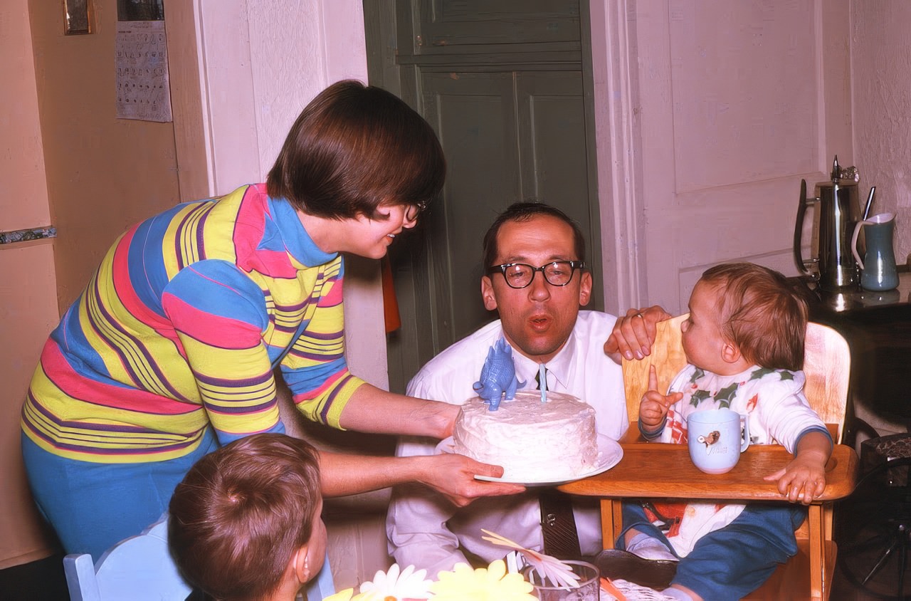 Adorable Vintage Photos of Children at their Birthday Parties in the 1950s