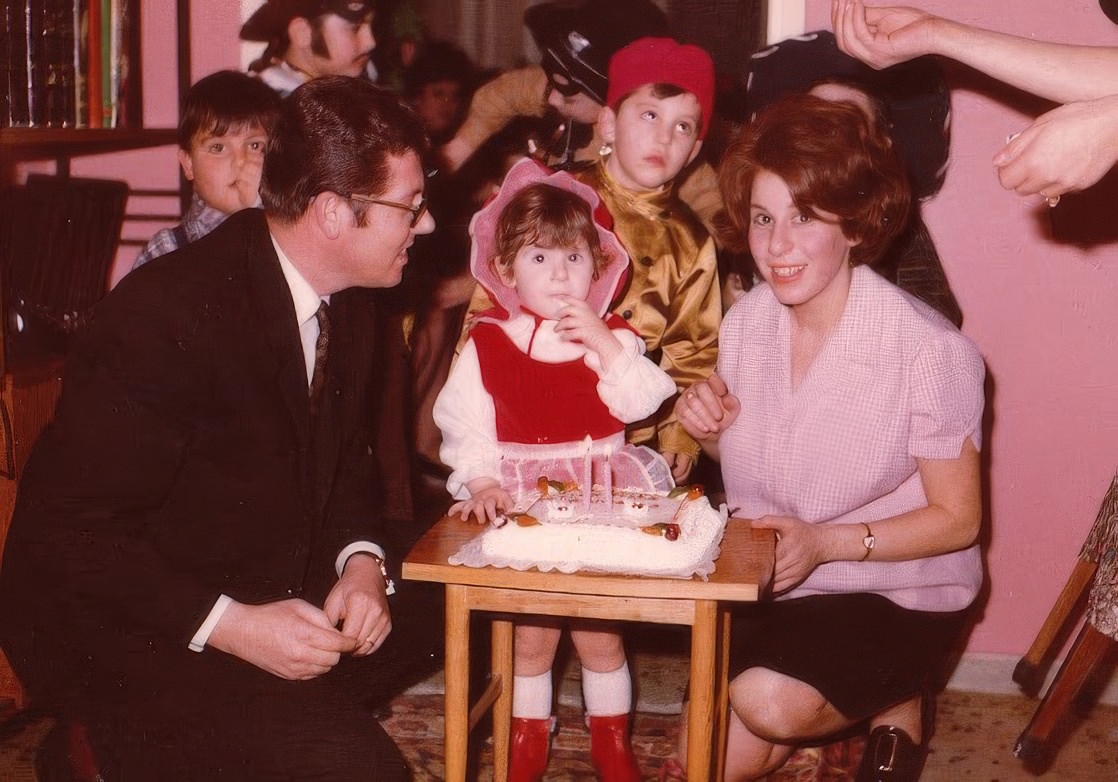 Adorable Vintage Photos of Children at their Birthday Parties in the 1950s