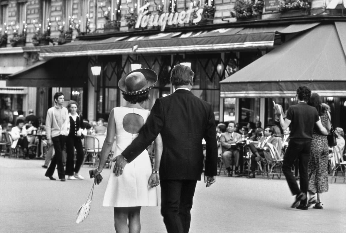 The Spectacular Photography of Elliot Erwitt that Finds Humor in the Unexpected