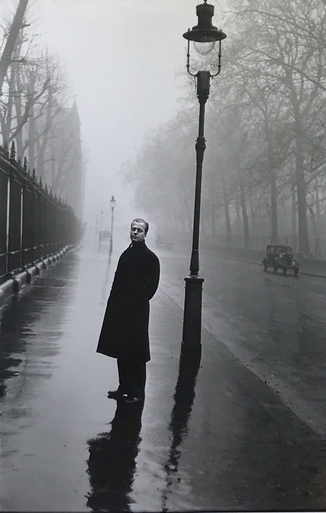 Elliott Erwitt, Eric Ambler, 1952