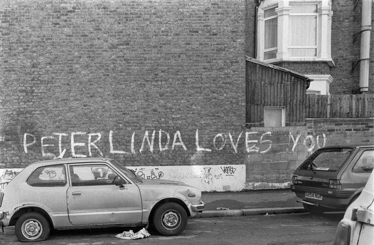 Graffiti, Helix Rd, Brixton Hill, Lambeth, 1991