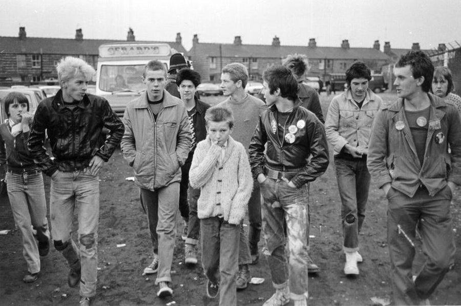 Stunning Vintage Photos of Manchester Football Fans, 1976-77