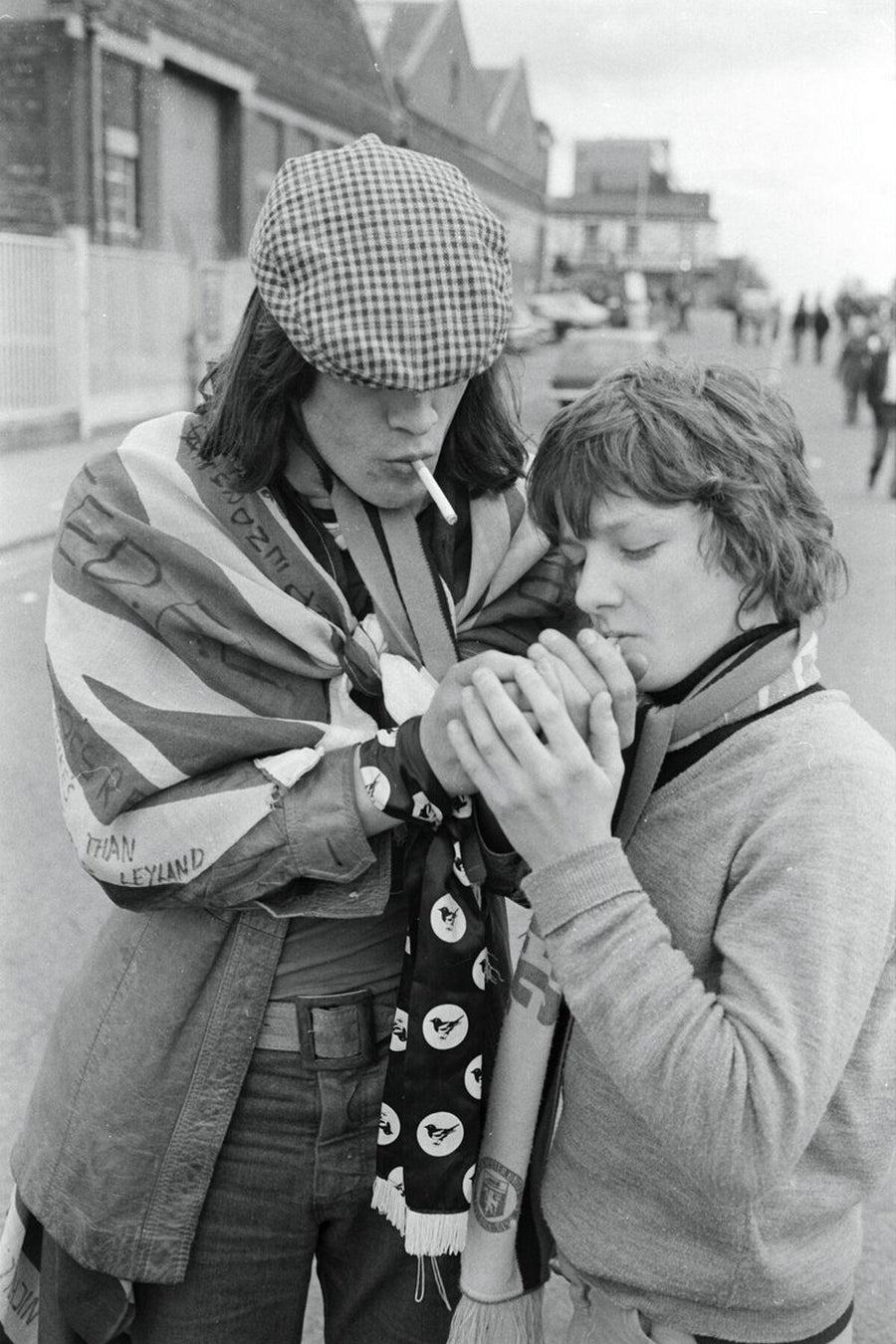 Stunning Vintage Photos of Manchester Football Fans, 1976-77