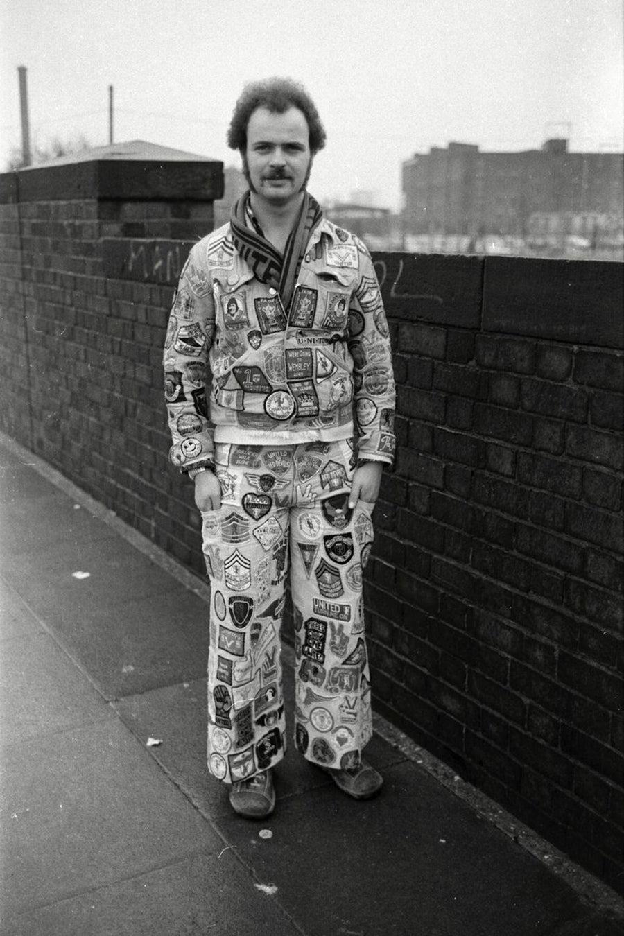 Stunning Vintage Photos of Manchester Football Fans, 1976-77