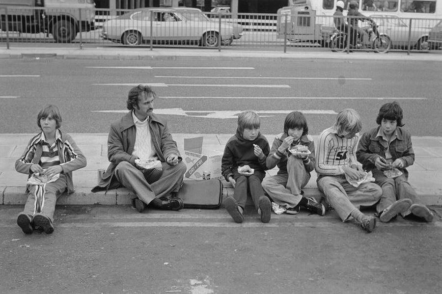 Stunning Vintage Photos of Manchester Football Fans, 1976-77