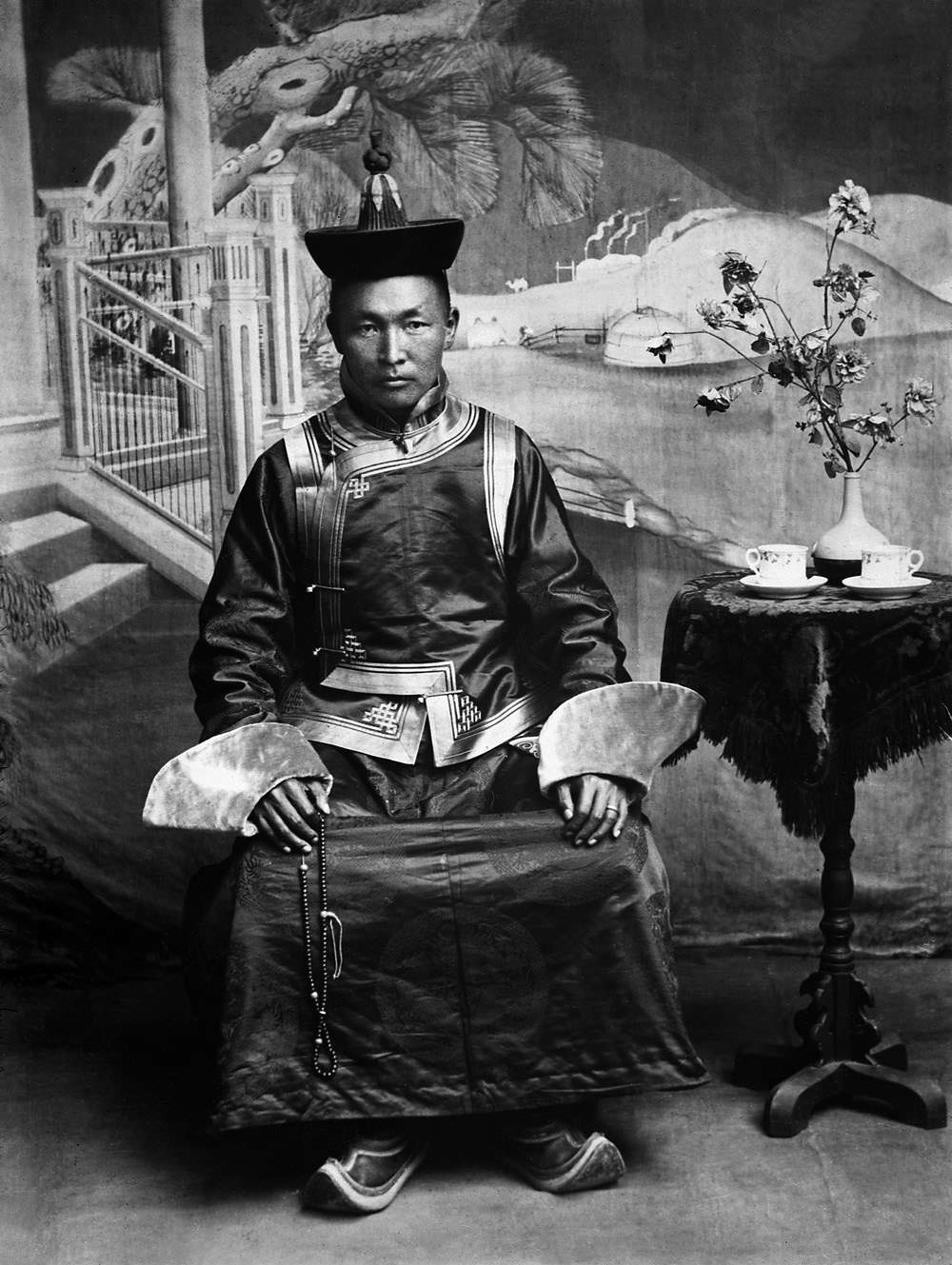 Spectacular Historic Portraits of Mongolian Nobels from the Early 1900s