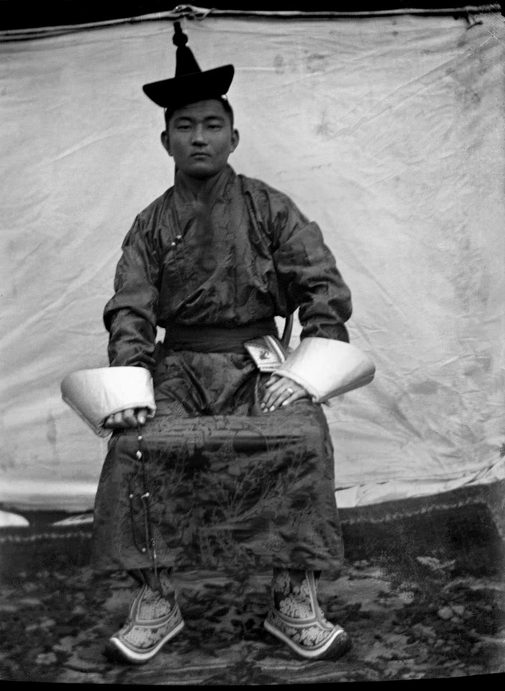 Spectacular Historic Portraits of Mongolian Nobels from the Early 1900s