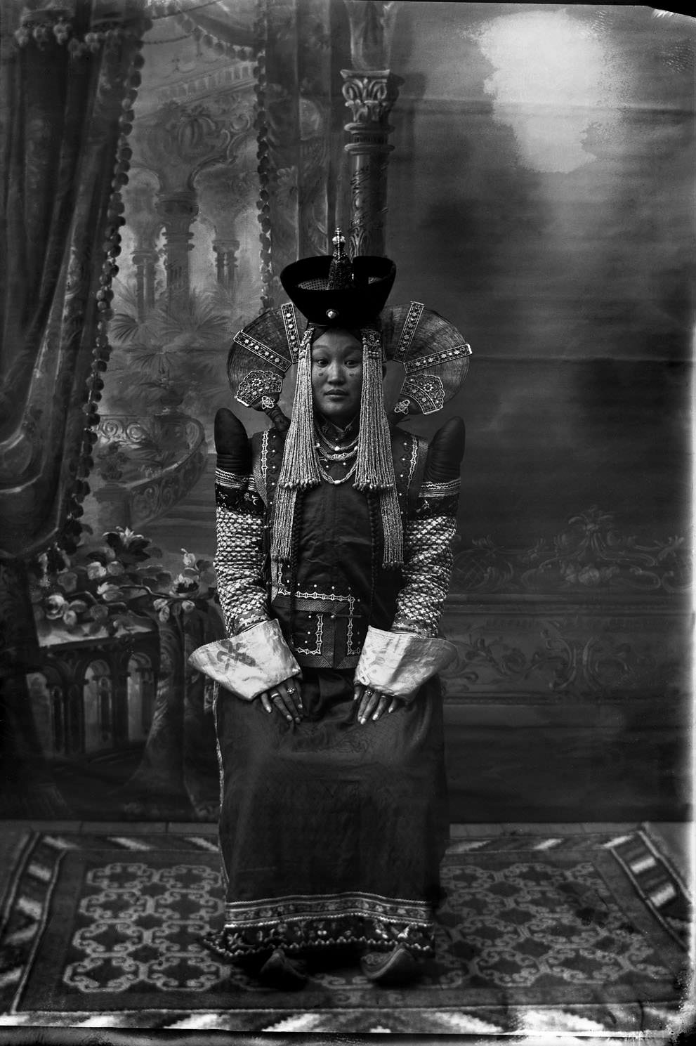 Spectacular Historic Portraits of Mongolian Nobels from the Early 1900s