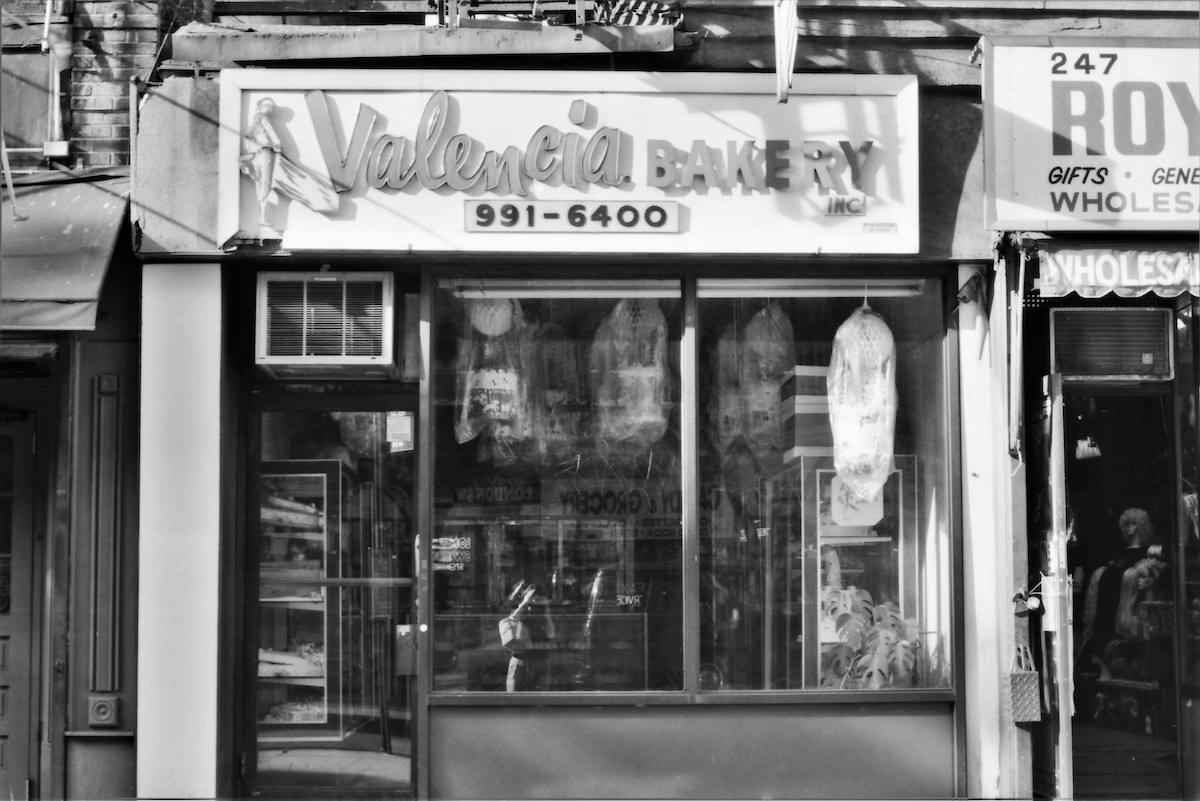 Valencia Bakery, 1997