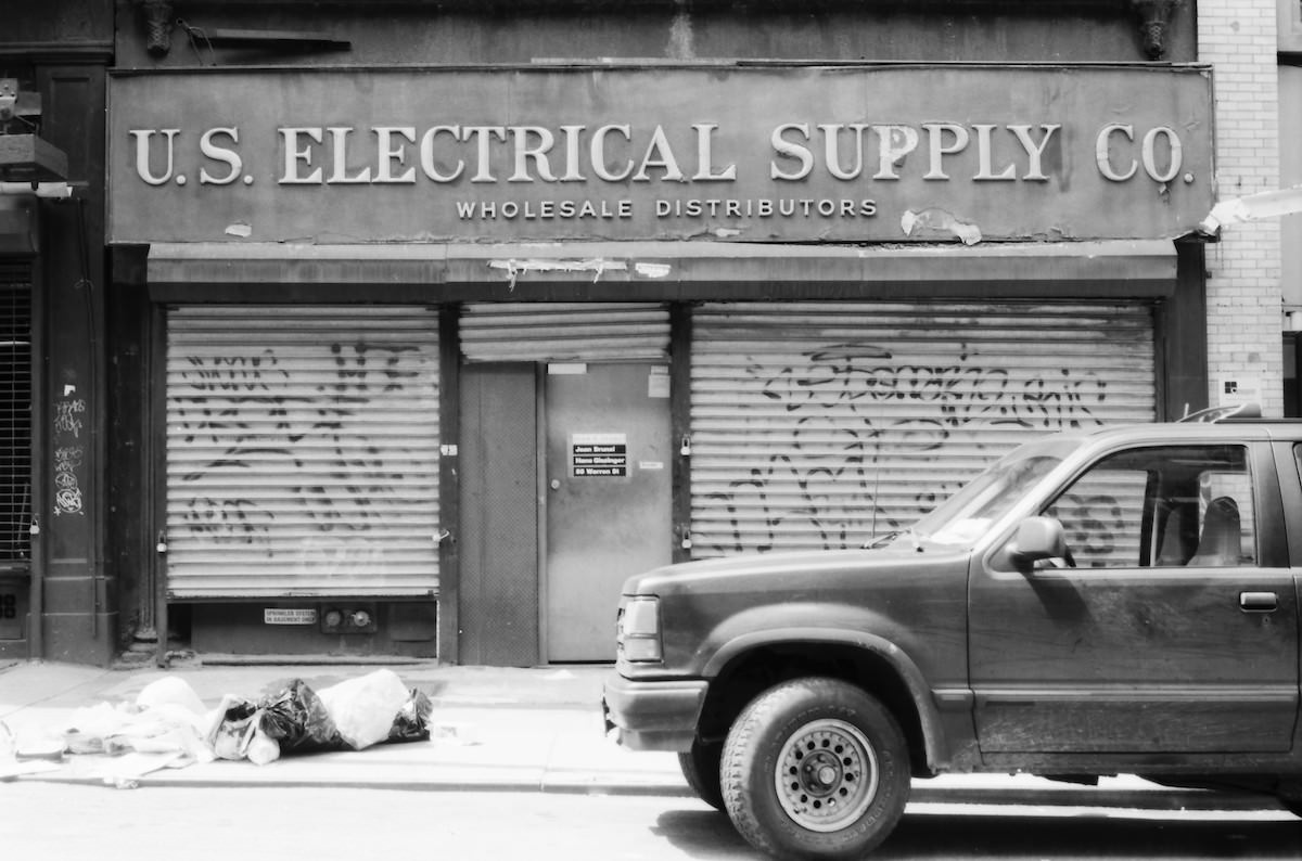 Spectacular Vintage Photos of New York City Stores in 1997