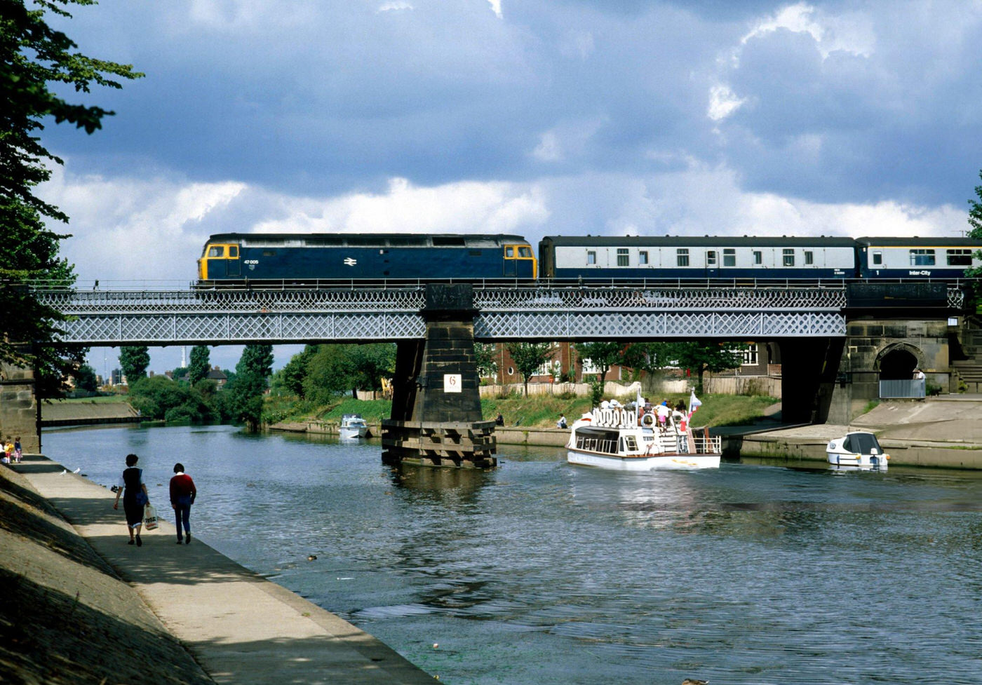 No.47.005 arrives in York over the river Ouse, 1980s.