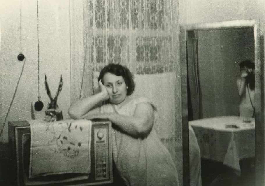 Tuning into the Past: Found Photos of Soviet Families and Their TVs