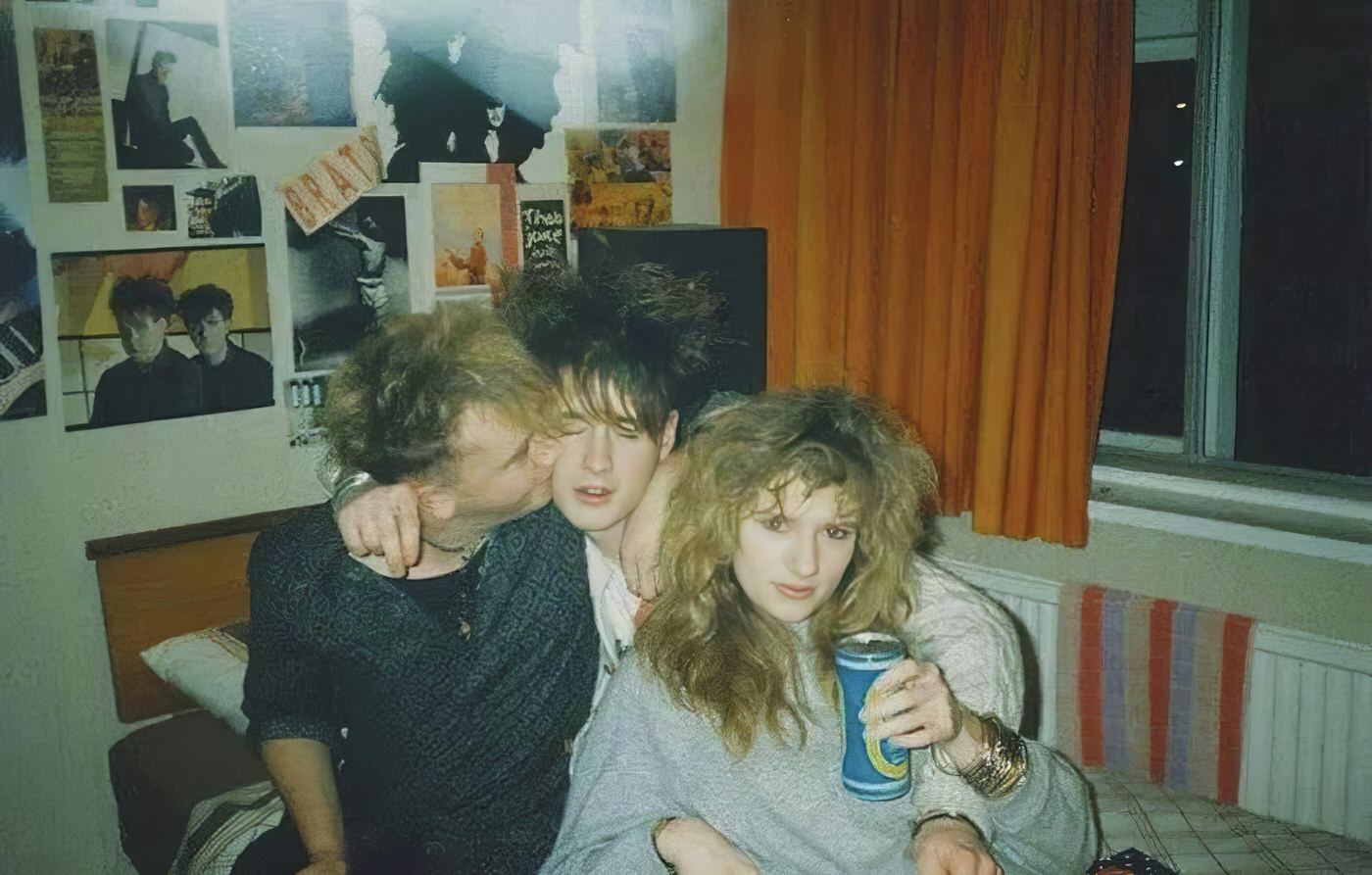 70 Cool Vintage Photos Capturing Teenagers at their Homes from the 1980s