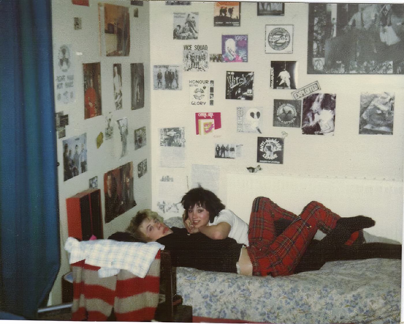 70 Cool Vintage Photos Capturing Teenagers at their Homes from the 1980s