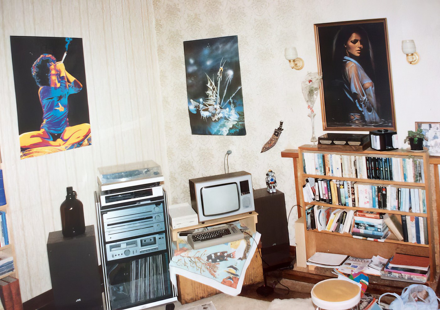 70 Cool Vintage Photos Capturing Teenagers at their Homes from the 1980s