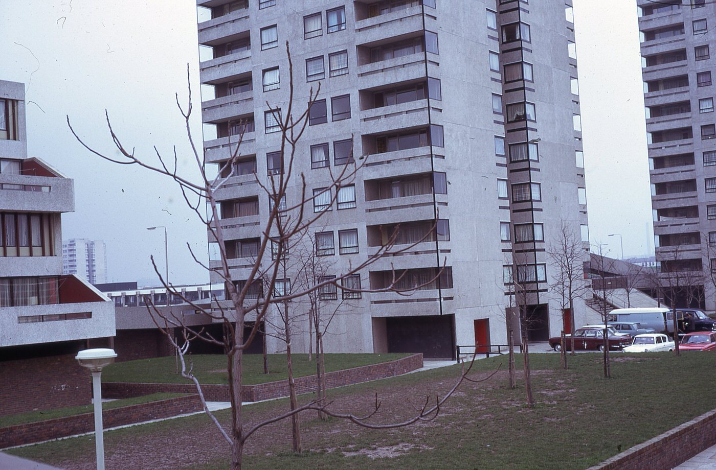 Thamesmead 1975: London's Lofty Concrete Dream Turned Sour