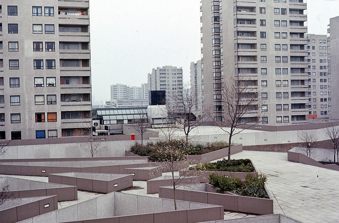 Thamesmead 1975: London's Lofty Concrete Dream Turned Sour