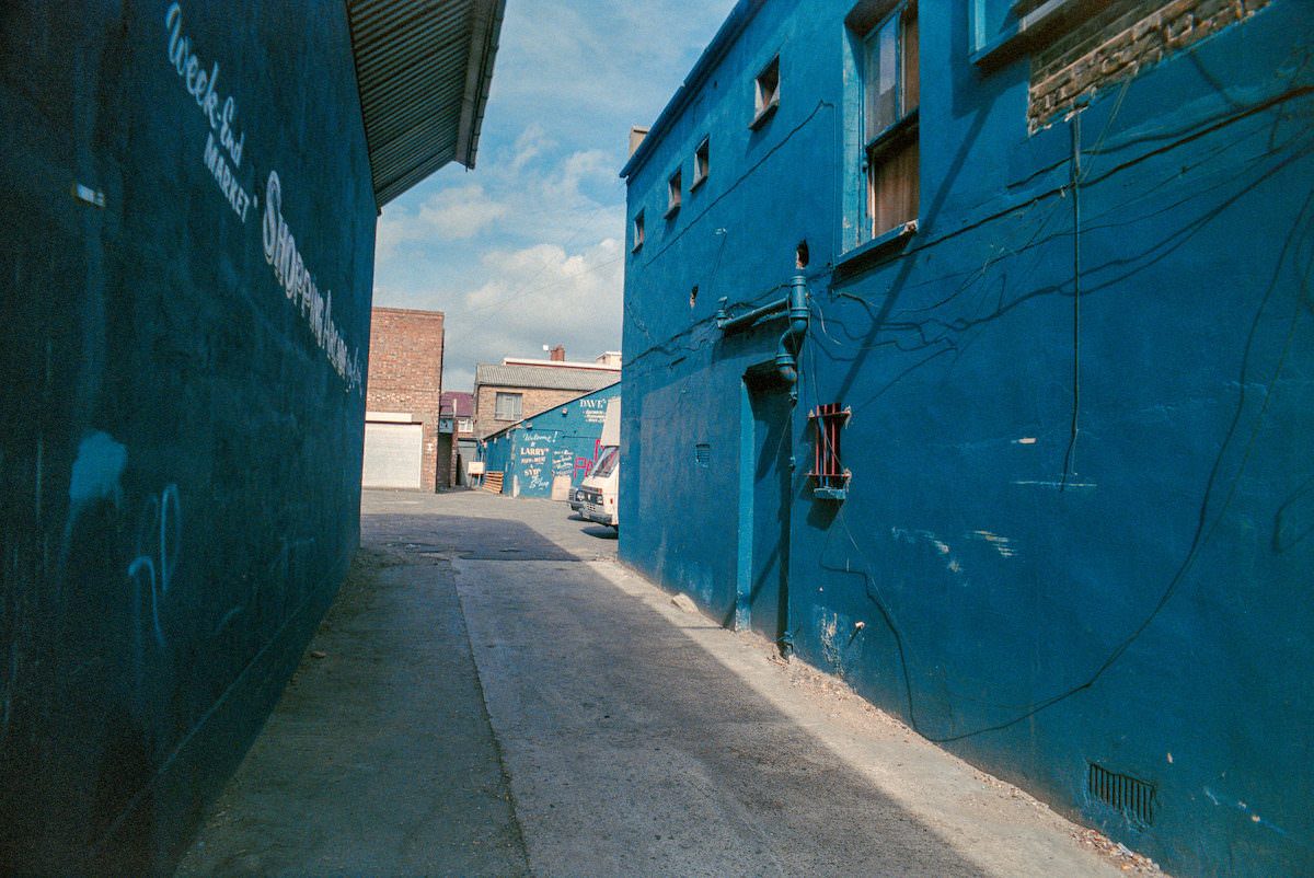 A Photographic Tour of Tooting, South London in 1990s by Peter Marshall