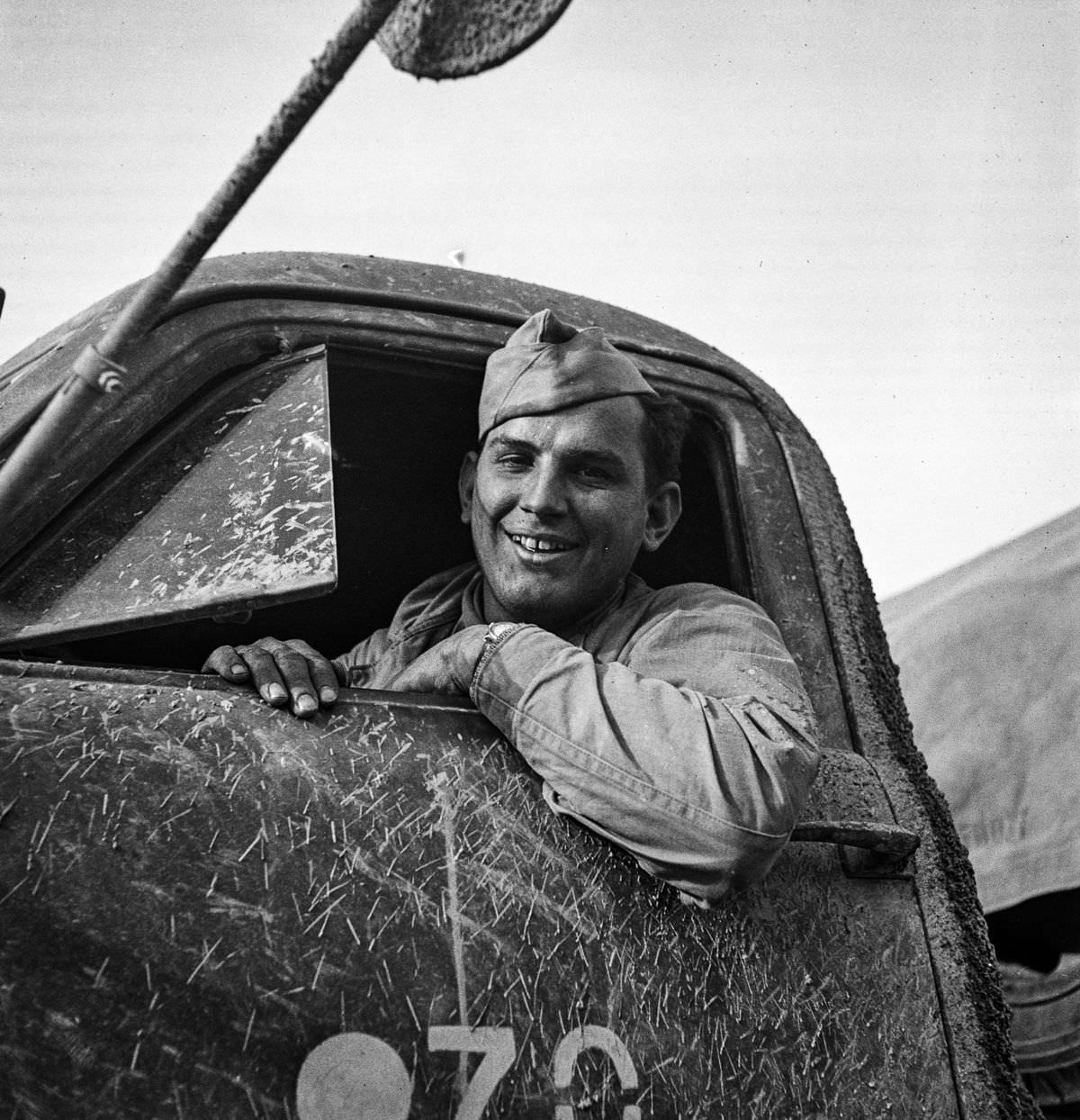 Historical Photos Show US Army Truckers Arming the Soviets, 1943