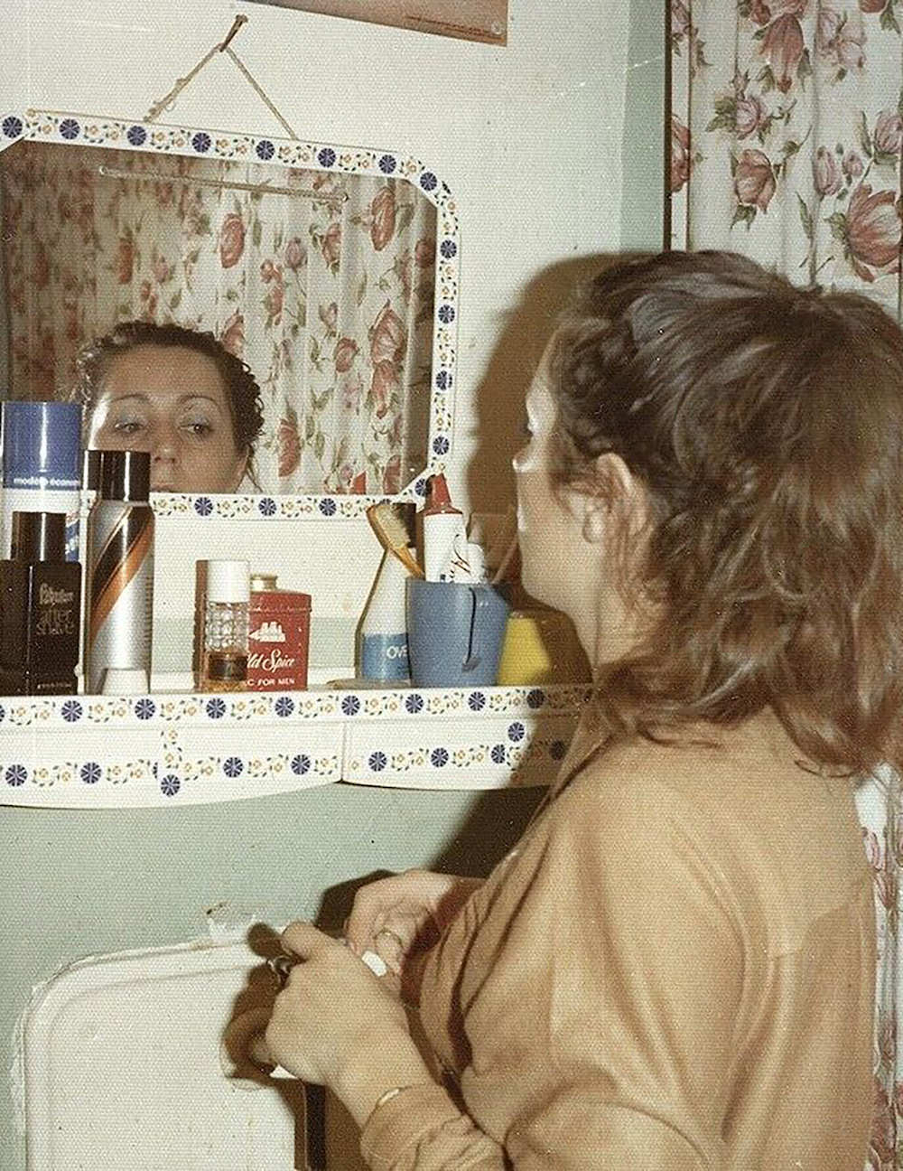 Reflections from the Past: A Look at Vintage Mirror Photos
