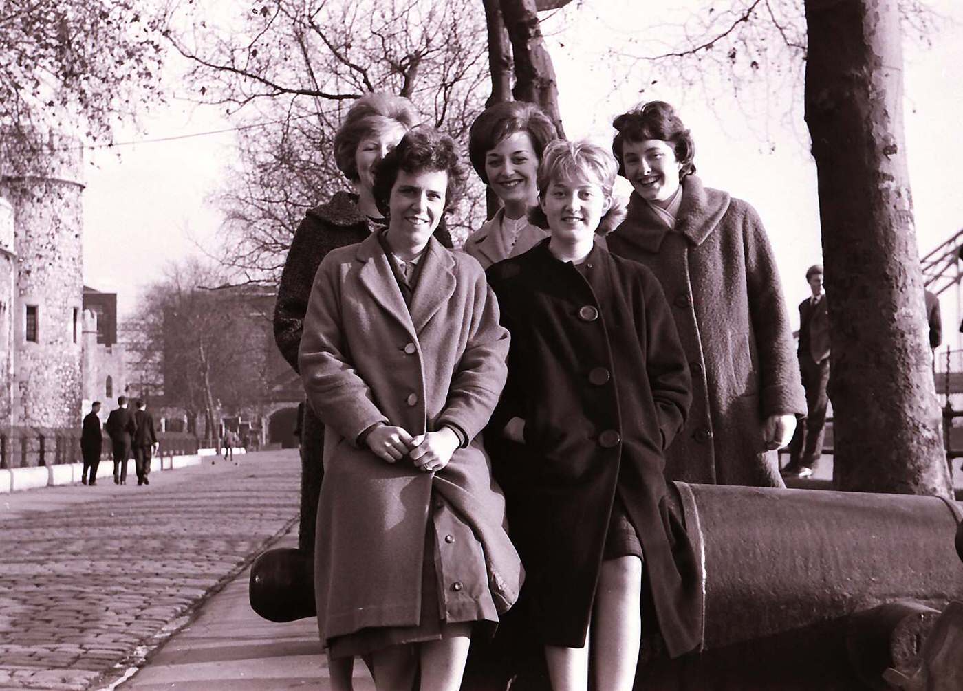 Vintage Photos Show the Staff at a London Westminster Bank, 1960