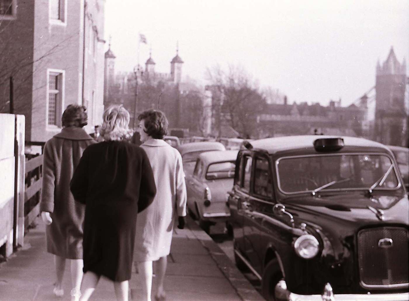 Vintage Photos Show the Staff at a London Westminster Bank, 1960