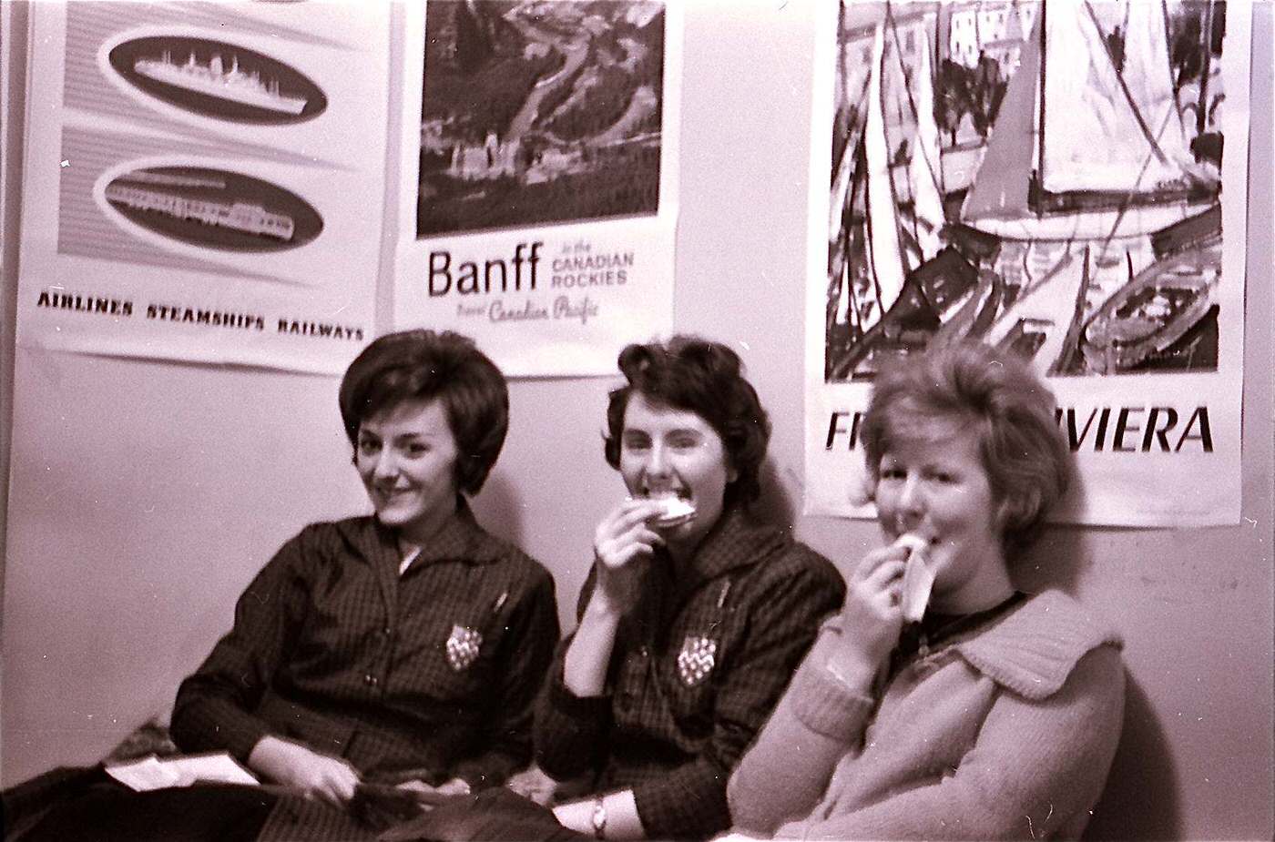 Vintage Photos Show the Staff at a London Westminster Bank, 1960