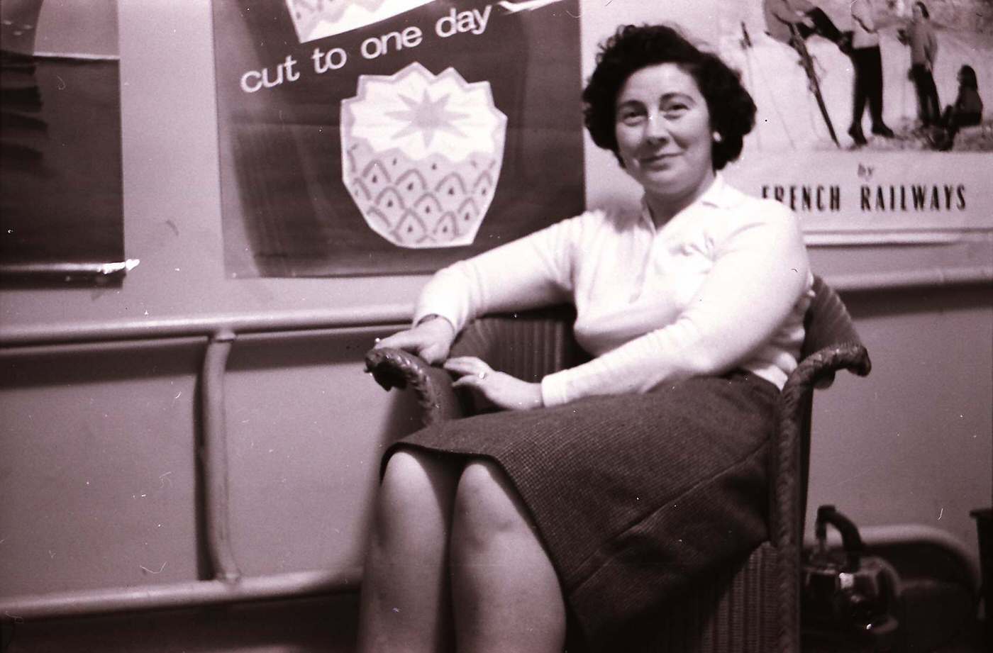 Vintage Photos Show the Staff at a London Westminster Bank, 1960