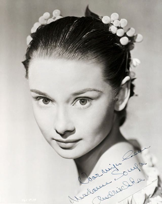 A Star is Born: Audrey Hepburn's Enchanting Debut in "Secret People" (1952)