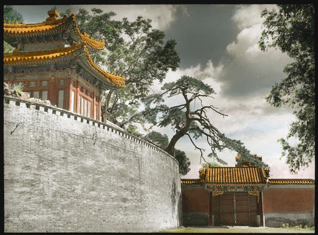 The wall of Tuan Cheng (Circular City) in Beihai Park