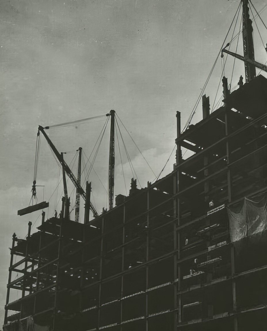 Historical Photos Show the Construction of Empire State Building in NYC, 1930s