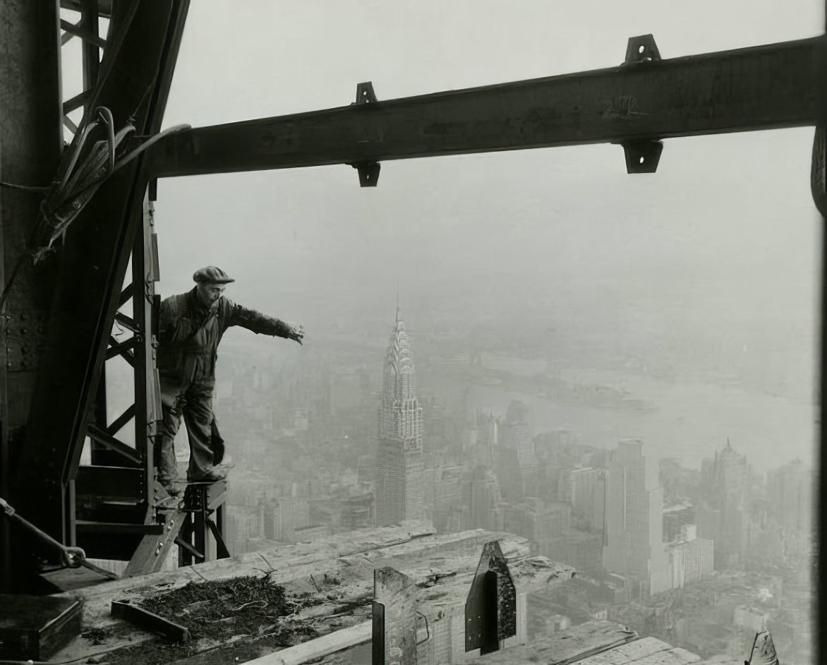 Historical Photos Show the Construction of Empire State Building in NYC, 1930s