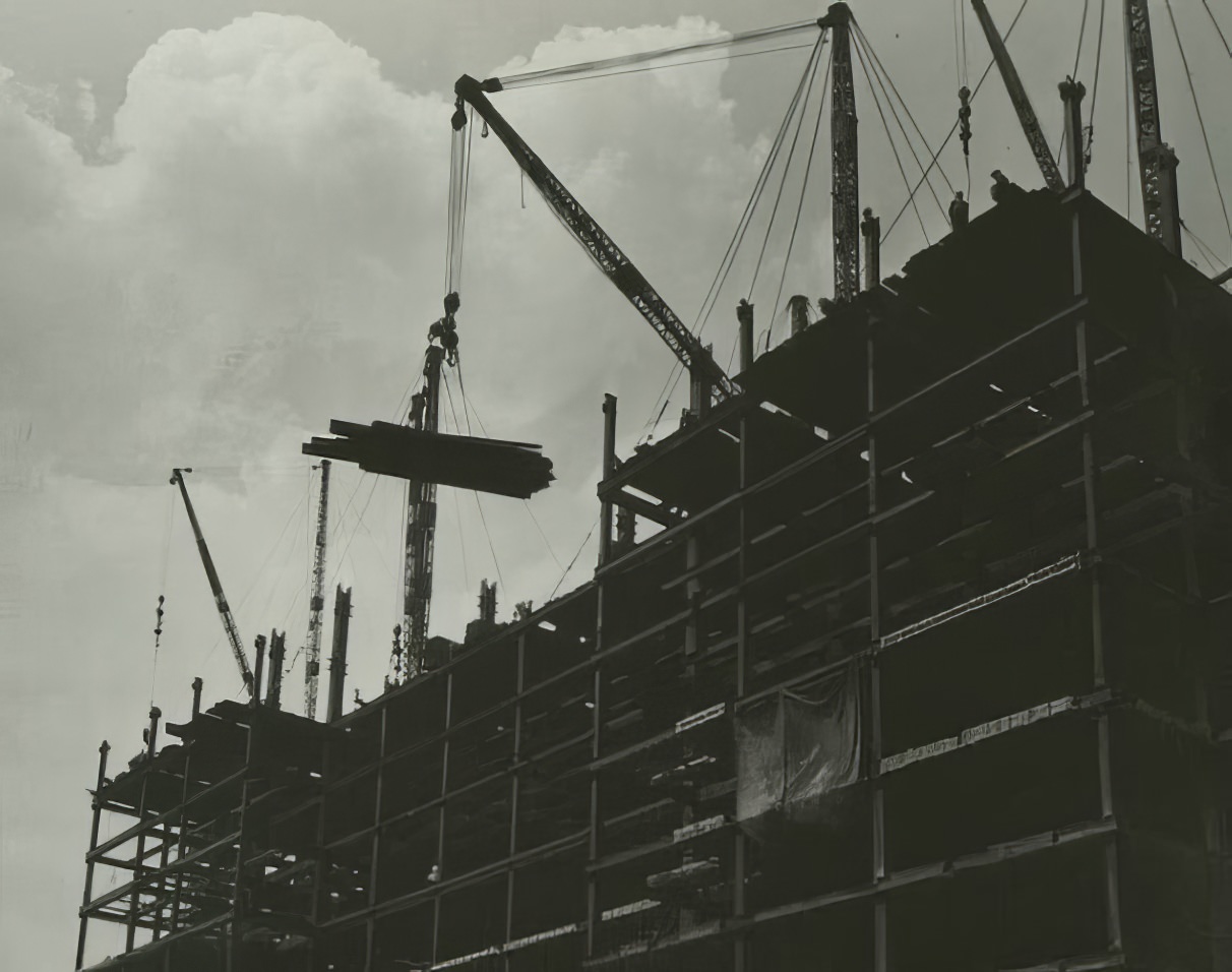 Historical Photos Show the Construction of Empire State Building in NYC, 1930s
