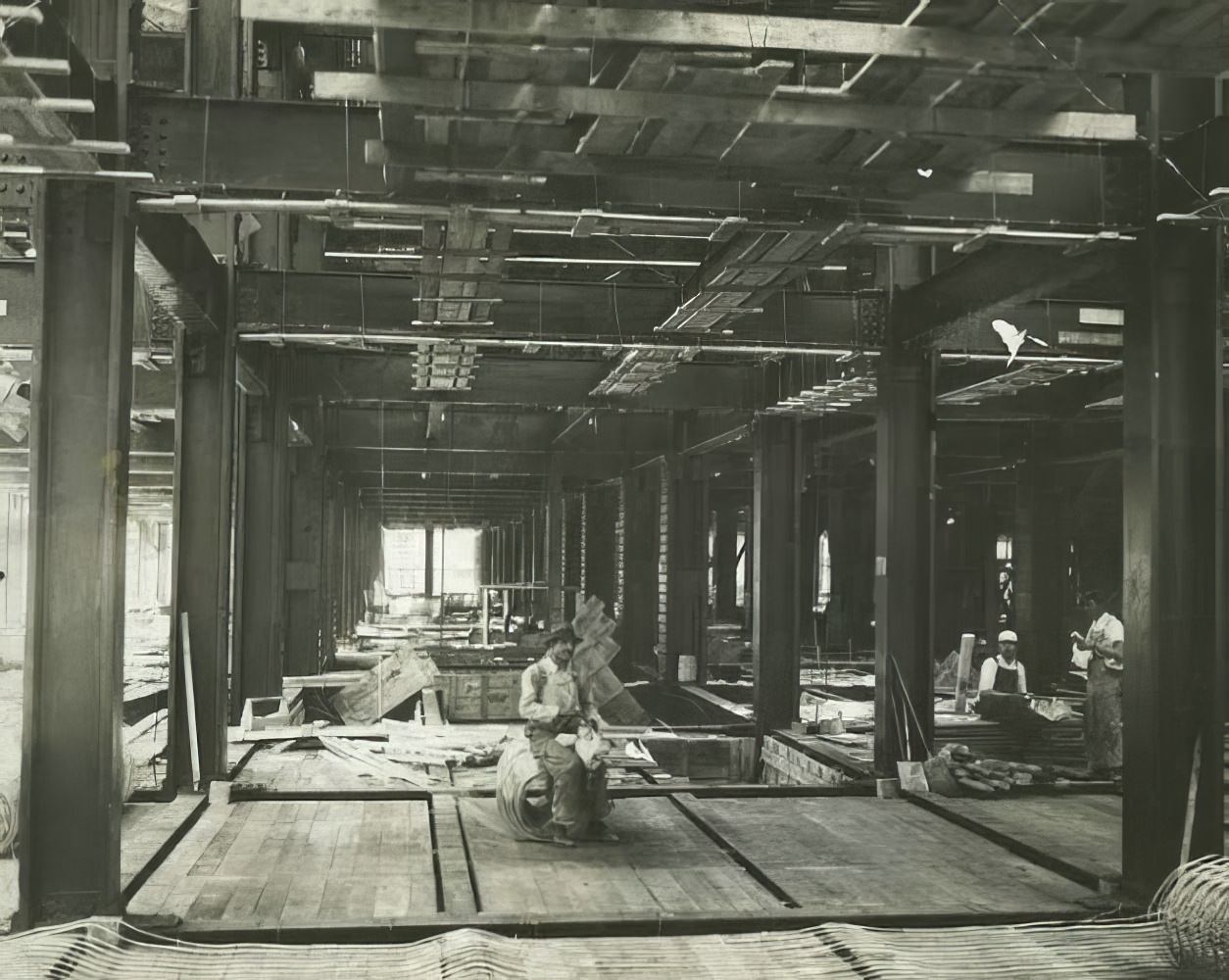 Historical Photos Show the Construction of Empire State Building in NYC, 1930s